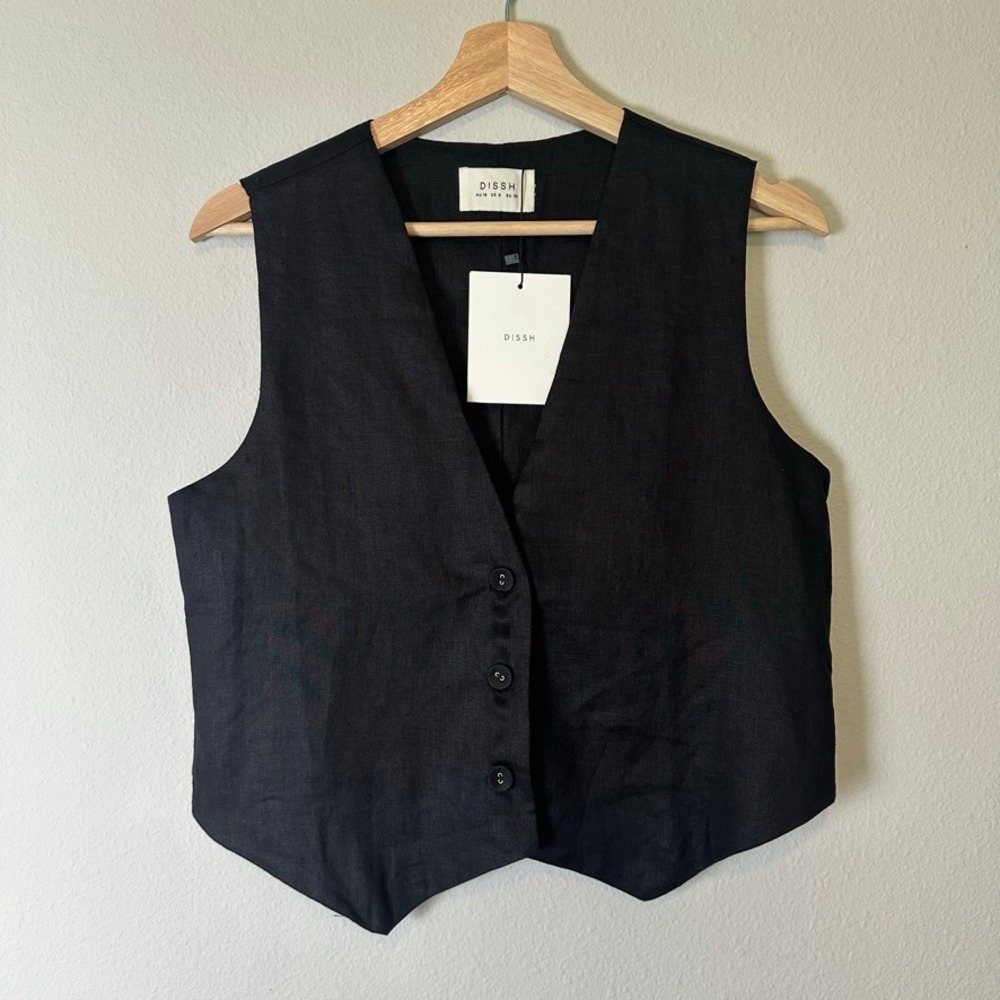 DISSH Black Sleeveless Button-Front Vest
